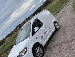 Vit Begagnad 2014 VW Caddy Edition Minibuss | 62 000 kr (Marknadspris)