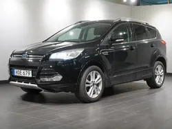 Svart Begagnad 2015 Ford Kuga Titanium SUV | 139 900 kr (Marknadspris)