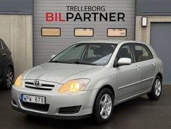 Silver Begagnad 2005 Toyota Corolla Halvkombi | 23 900 kr (Marknadspris)