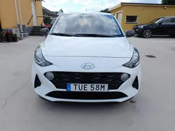 Vit Begagnad 2020 Hyundai i10 Essential Halvkombi | 99 900 kr (Bra pris)