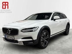 Vit Begagnad 2018 Volvo V90 CC Momentum Kombi | 319 900 kr (Lite dyr)