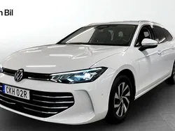 Vit Begagnad 2024 VW Passat Business Kombi | 345 900 kr (Lite dyr)