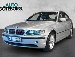 Ljusgrå Begagnad 2004 BMW 320 Sedan | 119 900 kr