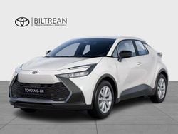 Blå Ny 2025 Toyota C-HR Active SUV | 379 900 kr (Superpris)