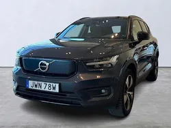 Mörkblå Begagnad 2022 Volvo XC40 Plus SUV | 359 900 kr