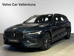 Blå Begagnad 2024 Volvo V60 Plus Kombi | 494 900 kr (Marknadspris)