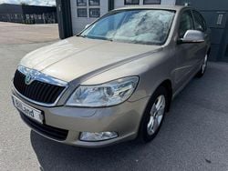 Ljusbrun (brun) Begagnad 2012 Skoda Octavia Elegance Halvkombi | 49 900 kr (Bra pris)