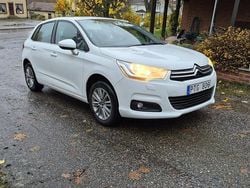 Vit Begagnad 2012 Citroën C4 Halvkombi | 43 000 kr (Lite dyr)