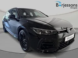 Svart Ny 2025 VW Passat R-line Kombi | 599 900 kr (Dyr)