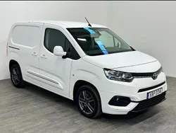 Vit Begagnad 2021 Toyota Proace City Van | 150 000 kr