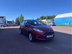 Röd Begagnad 2016 Ford Fiesta Titanium Halvkombi | 74 000 kr (Marknadspris)