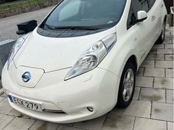 Vit Begagnad 2017 Nissan Leaf Halvkombi | 89 500 kr (Bra pris)