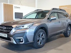 Ljusbrun Begagnad 2021 Subaru Outback SUV | 299 800 kr