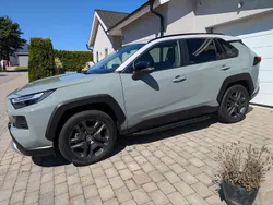 Grön Begagnad 2024 Toyota RAV4 Hybrid SUV | 441 000 kr (Bra pris)