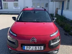 Röd Begagnad 2016 Citroën C4 Cactus PureTech Halvkombi | 115 000 kr (Marknadspris)