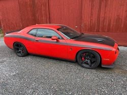 Orange Begagnad 2018 Dodge Challenger Sportkupé | 700 000 kr (Marknadspris)