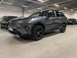Grå Begagnad 2019 Toyota RAV4 Hybrid Style SUV | 319 000 kr (Marknadspris)