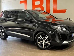 Svart Begagnad 2023 Peugeot 5008 GTi Minibuss | 329 900 kr (Marknadspris)