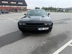 Svart Begagnad 2012 Dodge Challenger Sportkupé | 139 000 kr (Marknadspris)
