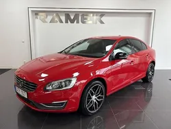 Röd Begagnad 2015 Volvo S60 Momentum Sedan | 129 000 kr (Marknadspris)
