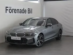 Grå (skyscraper grå metallic) Begagnad 2024 BMW 330e M Sport Sedan | 479 000 kr (Superpris)