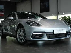 Silver Begagnad 2017 Porsche Panamera 4 Sport Turismo Sedan | 595 000 kr (Superpris)