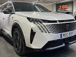 Vit okenite Begagnad 2024 Peugeot e-3008 Ultimate SUV | 499 900 kr (Marknadspris)