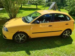 Gul Begagnad 2008 Seat Ibiza Halvkombi | 21 000 kr (Superpris)
