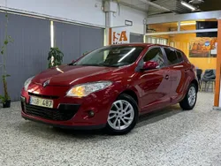 Röd Begagnad 2013 Renault Mégane III Halvkombi | 59 900 kr (Marknadspris)