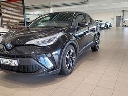 Svart Begagnad 2022 Toyota C-HR Edition SUV | 254 900 kr (Marknadspris)
