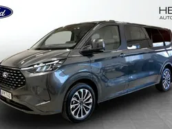 Grå (grey) Ny 2025 Ford Tourneo Limited Minibuss | 799 875 kr