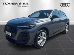 Grå (daytonagrå pärleffekt) Ny 2025 Audi Q5 S-Line SUV | 782 100 kr