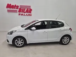 Vit Begagnad 2016 Peugeot 208 Active Halvkombi | 79 900 kr (Marknadspris)