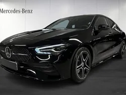 Svart Ny 2025 Mercedes CLA200 AMG line Sportkupé | 404 900 kr (Bra pris)