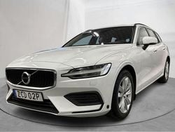 Vit Begagnad 2022 Volvo V60 Momentum Kombi | 259 000 kr (Bra pris)