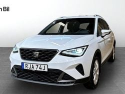 Nevada white metallic Begagnad 2024 Seat Arona FR SUV | 194 900 kr (Marknadspris)