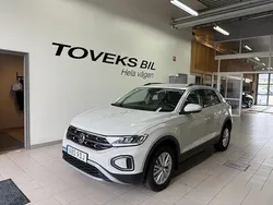 Grå (ascot grey) Begagnad 2022 VW T-Roc Life SUV | 264 900 kr (Marknadspris)