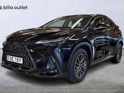 Svart Begagnad 2023 Lexus NX450h+ Executive Line SUV | 539 800 kr (Marknadspris)