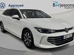 Vit Begagnad 2024 VW Passat Kombi | 344 000 kr (Dyr)