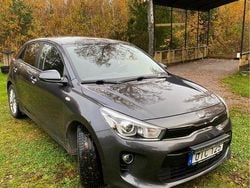 Grå Begagnad 2018 Kia Rio Advance Halvkombi | 105 000 kr (Bra pris)