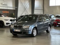 Mörkgrå (grå) Begagnad 2005 Skoda Fabia Kombi | 29 900 kr (Marknadspris)