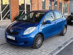 Blå Begagnad 2006 Toyota Yaris Halvkombi | 35 000 kr (Marknadspris)