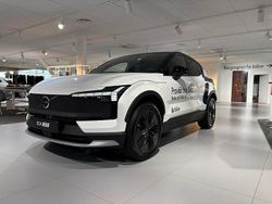 Vit Ny 2025 Volvo EX30 Performance SUV | 640 500 kr
