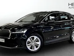 Svart (black) Begagnad 2022 Skoda Enyaq iV Sport SUV | 399 900 kr (Marknadspris)