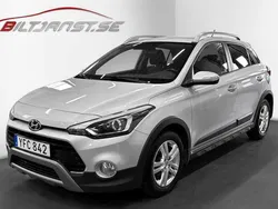 Silver Begagnad 2016 Hyundai i20 Active SUV | 109 900 kr (Marknadspris)