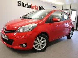 Röd Begagnad 2013 Toyota Yaris Active Halvkombi | 107 900 kr (Lite dyr)
