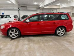 Röd Begagnad 2010 Volvo V70 R-Design Kombi | 69 900 kr (Dyr)