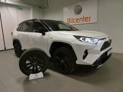 Vit Begagnad 2020 Toyota RAV4 Hybrid Style SUV | 329 900 kr (Marknadspris)