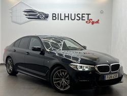 Svart Begagnad 2019 BMW 520 M Sport Sedan | 308 500 kr (Marknadspris)