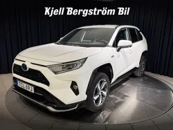 Vit Begagnad 2021 Toyota RAV4 Hybrid Edition SUV | 409 000 kr (Marknadspris)